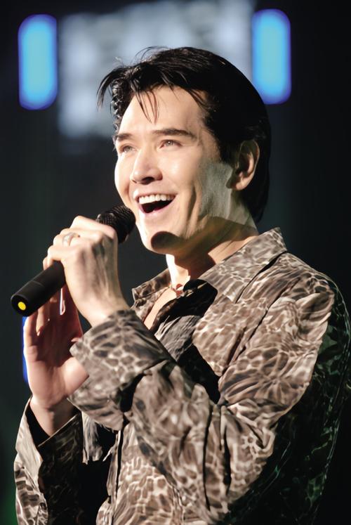 费翔的嗓音_费翔配音被吐槽？岁月不饶人，经典嗓音依然魅力不减