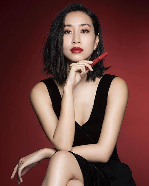 吴雨霏结婚11周年，当妈兼当老婆，香港生活甜蜜！