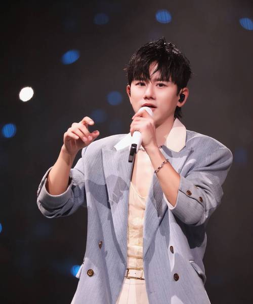 张杰唱歌什么水平_张杰高音炸裂,华语乐坛唱功派,现场表演有劲儿! 张杰唱歌什么水平_张杰高音炸裂,华语乐坛唱功派,现场表演有劲儿!