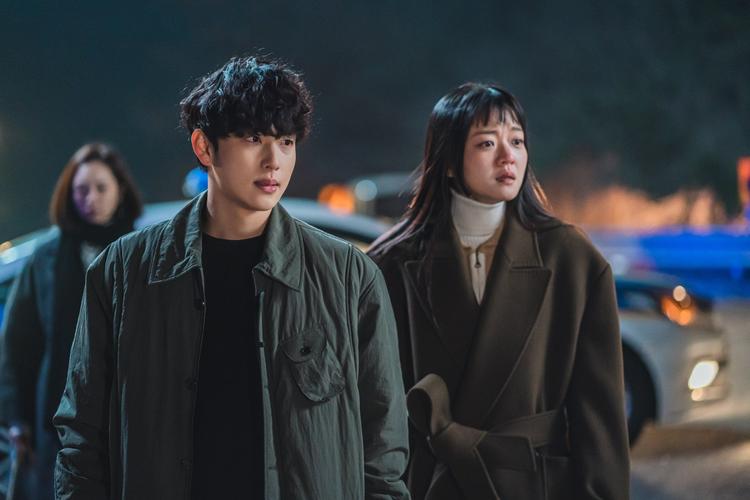 《跟踪》经典难复，韩版翻拍风格迥异，原版值得一看！