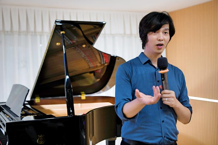 星海音乐学院声乐系尹老师_尹老师传承星海精神，用歌声为时代放歌！